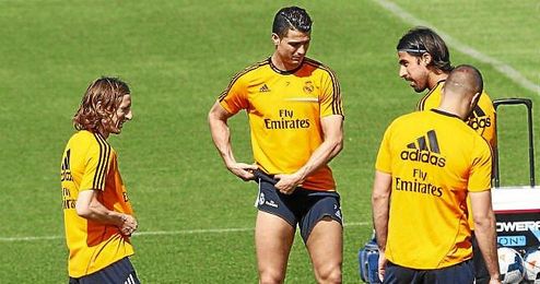 Modric, en la sesión de hoy junto a Cristiano Ronaldo y Khedira. Modric, en la sesión de hoy junto a Cristiano Ronaldo y Khedira.