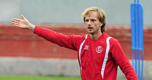 Rakitic puede tener su futuro en la capital de España. Rakitic puede tener su futuro en la capital de España.