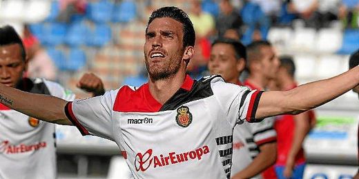 Alfaro celebrando un gol ante el Numancia Alfaro celebrando un gol ante el Numancia