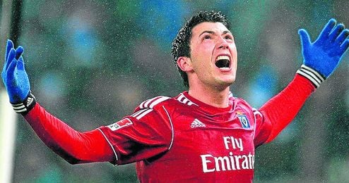 Tolgay Arslan, de origen tuco, tiene contrato con el Hamburgo hasta 2015, pero saldrá este verano. Tolgay Arslan, de origen tuco, tiene contrato con el Hamburgo hasta 2015, pero saldrá este verano.