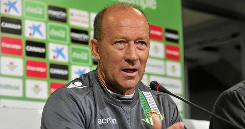 Gaby Calderón se marcha del Betis muy agradecido. Gaby Calderón se marcha del Betis muy agradecido.