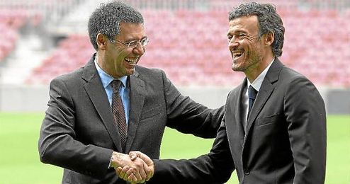 Josep María Bartomeu, presidente del Barça, junto a Luis Enrique, nuevo entrenador culé, durante la presentación. Josep María Bartomeu, presidente del Barça, junto a Luis Enrique, nuevo entrenador culé, durante la presentación.