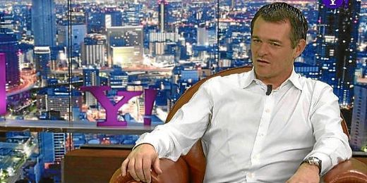 Sagnol durante una entrevista a una cadena de noticias. Sagnol durante una entrevista a una cadena de noticias.