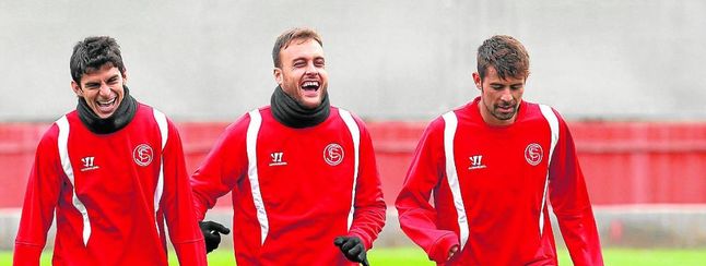 Coke, a la derecha, durante un entrenamiento de esta temporada. Coke, a la derecha, durante un entrenamiento de esta temporada.