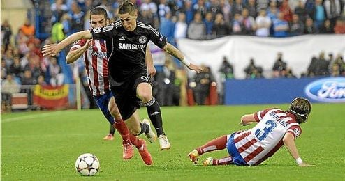 Fernando Torres en el partido de ida de las 1/2 de la Liga de Campeones entre el Atlético y el Chelsea en el Calderón. Fernando Torres en el partido de ida de las 1/2 de la Liga de Campeones entre el Atlético y el Chelsea en el Calderón.