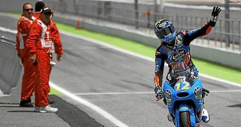 Álex Márquez celebró el triunfo por todo lo alto al entrar en el paddock. Álex Márquez celebró el triunfo por todo lo alto al entrar en el paddock.