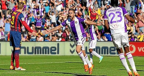 Fausto Rossi celebra un gol conseguido ante el Barcelona. Fausto Rossi celebra un gol conseguido ante el Barcelona.