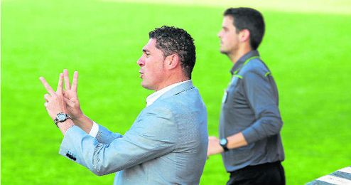 Alonso Ramírez, durante un encuentro de la presente temporada Alonso Ramírez, durante un encuentro de la presente temporada