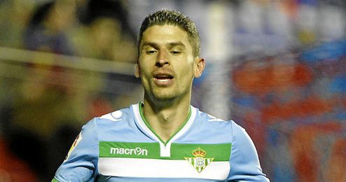 Salva Sevilla celebra su último gol con el Betis. Salva Sevilla celebra su último gol con el Betis.