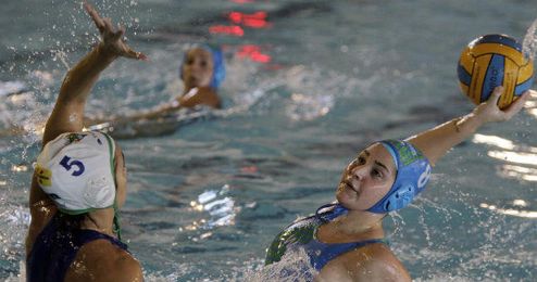 Lorena Miranda, jugadora del Club Waterpolo Dos Hermanas Lorena Miranda, jugadora del Club Waterpolo Dos Hermanas