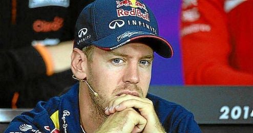 Vettel, durante una rueda de prensa en Suzuka. Vettel, durante una rueda de prensa en Suzuka.