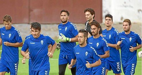 Entrenamiento de la plantilla del Murcia el pasado agosto, previo a la marcha de algunos de sus jugadores. Entrenamiento de la plantilla del Murcia el pasado agosto, previo a la marcha de algunos de sus jugadores.