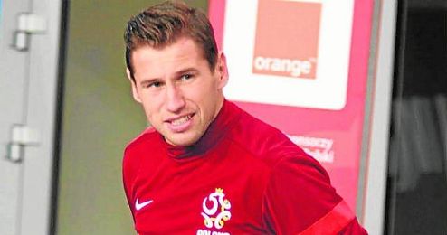 Krychowiak está concentrado con su selección para jugar hoy ante Alemania y el martes contra Escocia. Krychowiak está concentrado con su selección para jugar hoy ante Alemania y el martes contra Escocia.