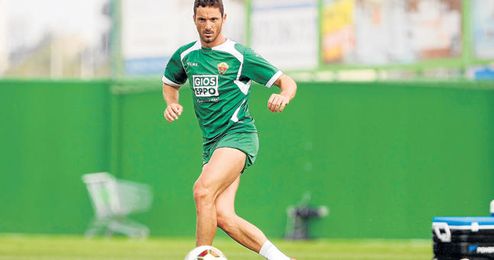 Edu Albacar espera la reacción del Elche ante el Sevilla. Edu Albacar espera la reacción del Elche ante el Sevilla.