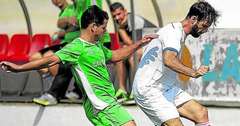 Lance del partido entre Utrera y La Barrera de la cuarta jornada. Lance del partido entre Utrera y La Barrera de la cuarta jornada.