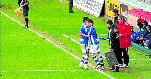 Salvi Moya salió ante el Lugo en el 81´ supliendo a Braulio. Salvi Moya salió ante el Lugo en el 81´ supliendo a Braulio.