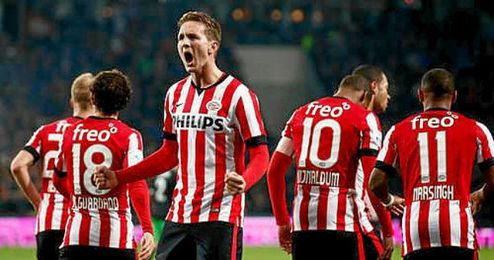 De Jong anotó dos de los goles del triunfo. De Jong anotó dos de los goles del triunfo.
