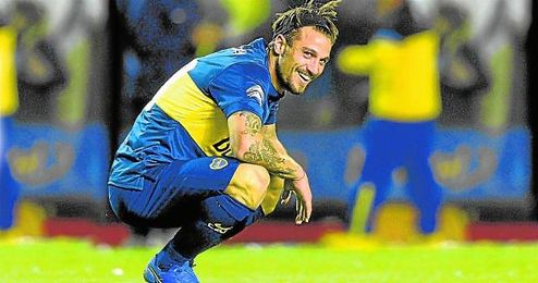 Osvaldo sigue deshojando la margarita y valorando las ofertas que tiene sobre la mesa. Osvaldo sigue deshojando la margarita y valorando las ofertas que tiene sobre la mesa.