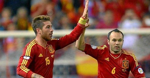 Sergio Ramos y Andrés Iniesta, dos de los candidatos al trofeo. Sergio Ramos y Andrés Iniesta, dos de los candidatos al trofeo.