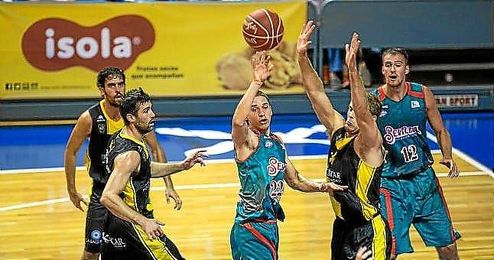 Scott Bamforth en un lance de juego con el CB Sevilla. Scott Bamforth en un lance de juego con el CB Sevilla.