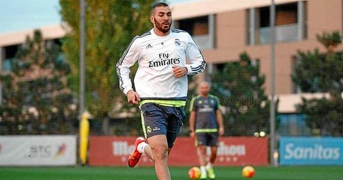 Benzema entrenando este jueves en Valdebebas. Benzema entrenando este jueves en Valdebebas.