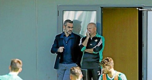 Macià asegura que hay unidad dentro del club. Macià asegura que hay unidad dentro del club.