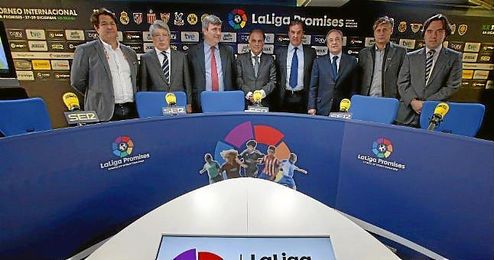 Los clubes de la Liga BBVA y la Liga Adelante siguen cumpliendo con sus responsabilidades económicas. Los clubes de la Liga BBVA y la Liga Adelante siguen cumpliendo con sus responsabilidades económicas.