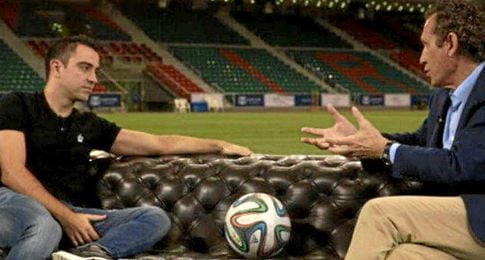 Xavi Hernández dialoga con Valdano durante el programa ´Universo Valdano´. Xavi Hernández dialoga con Valdano durante el programa ´Universo Valdano´.