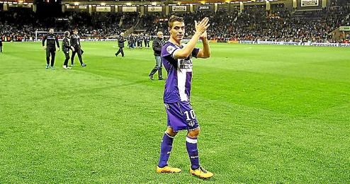 Ben Yedder se despidió esta jornada de la afición del Toulouse. Ben Yedder se despidió esta jornada de la afición del Toulouse.