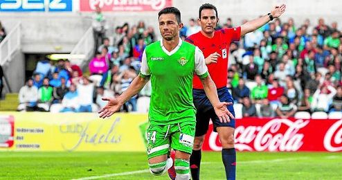 Rubén celebra el último de sus tantos que sumó puntos estrictamente hablando (en Santander). Rubén celebra el último de sus tantos que sumó puntos estrictamente hablando (en Santander).