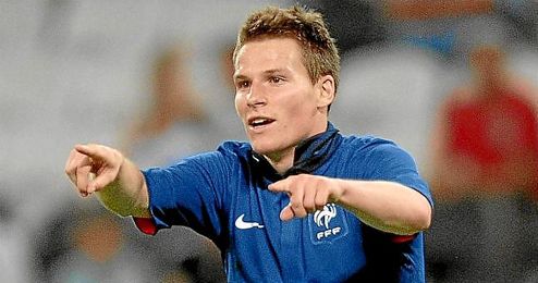 Gameiro no podrá cumplir su sueño de jugar la Euro pese a merecerlo. Gameiro no podrá cumplir su sueño de jugar la Euro pese a merecerlo.