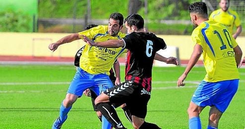 Lance del San Juan-Cabecense; ambos equipos se juegan la salvación esta jornada. Lance del San Juan-Cabecense; ambos equipos se juegan la salvación esta jornada.