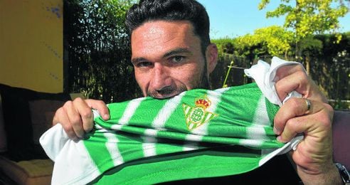 El Betis, un club que ha calado hondo a Molina. El Betis, un club que ha calado hondo a Molina.