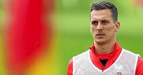 Milik ya se encuentra concentrado con Polonia para disputar la Eurocopa. Milik ya se encuentra concentrado con Polonia para disputar la Eurocopa.