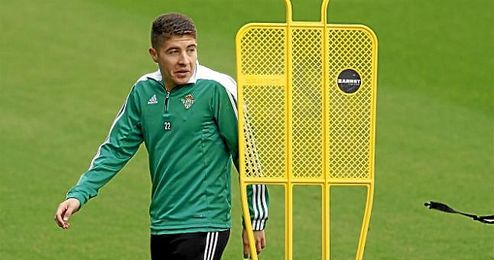 Portillo, durante un entrenamiento con el Betis. Portillo, durante un entrenamiento con el Betis.