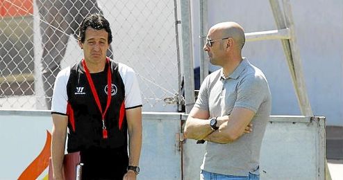 Monchi tendrá mucho trabajo este verano. Monchi tendrá mucho trabajo este verano.