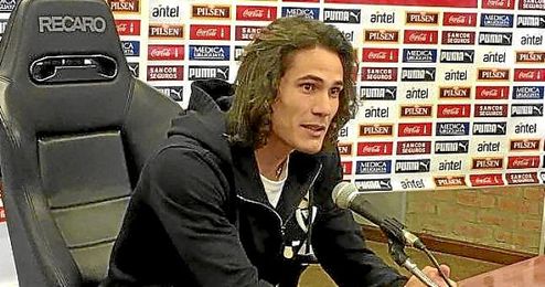 Cavani en rueda de prensa Cavani en rueda de prensa
