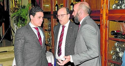 Monchi dio la gloria a Del Nido hasta que entró en la cárcel y ha regalado a Castro otro ciclo de títulos. Monchi dio la gloria a Del Nido hasta que entró en la cárcel y ha regalado a Castro otro ciclo de títulos.