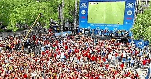 Se ha instado a la ciudadanía a acudir a ´fan zones´, donde se desplegará un amplio dispositivo de vigilancia. Se ha instado a la ciudadanía a acudir a ´fan zones´, donde se desplegará un amplio dispositivo de vigilancia.