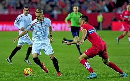Ahora no se descarta que el punta se quede en el Sevilla. Ahora no se descarta que el punta se quede en el Sevilla.