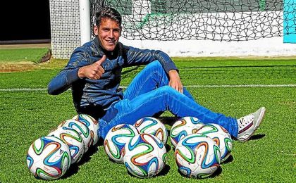 Álex Alegría se muestra confiado en que puede ser útil al Betis la temporada próxima. Álex Alegría se muestra confiado en que puede ser útil al Betis la temporada próxima.