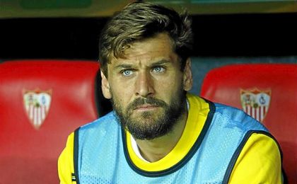 Fernando Llorente, en el banquillo del Sánchez Pizjuán. Fernando Llorente, en el banquillo del Sánchez Pizjuán.