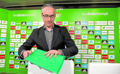 Si traspasa a N´Diaye, el Betis debería lanzarse a por un segundo mediocentro defensivo. Si traspasa a N´Diaye, el Betis debería lanzarse a por un segundo mediocentro defensivo.