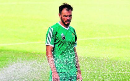 Westermann, entrenándose con el Betis. Westermann, entrenándose con el Betis.