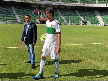 Pelegrín en su presentación Pelegrín en su presentación