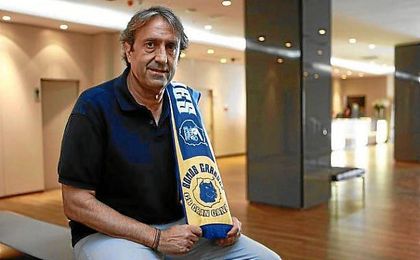 Casimiro en la presentación con Gran Canaria Casimiro en la presentación con Gran Canaria