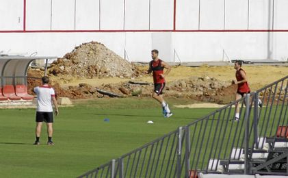 Llorente, cuando fue cazado por ED entrenándose en solitario Llorente, cuando fue cazado por ED entrenándose en solitario
