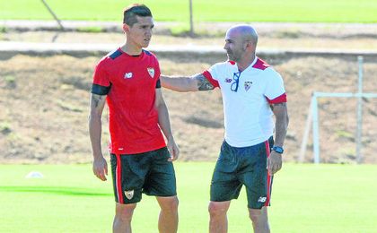 Kranevitter, junto a Sampaoli. Kranevitter, junto a Sampaoli.