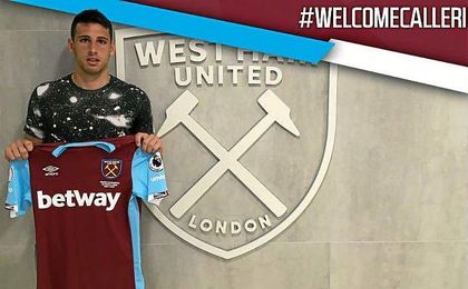 Jonathan Calleri posando con su nueva camiseta. Jonathan Calleri posando con su nueva camiseta.