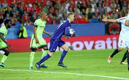 Joe Hart ya sabe lo que es jugar en el Sánchez Pizjuán. Joe Hart ya sabe lo que es jugar en el Sánchez Pizjuán.